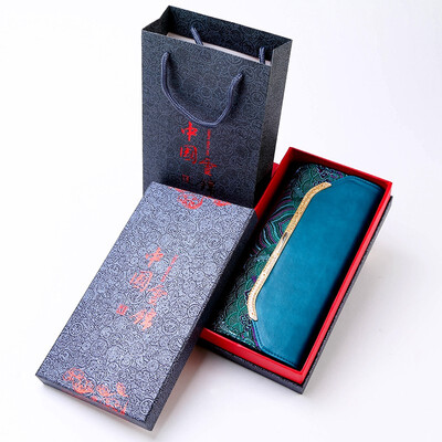 

Chinese style wallet features crafts embroidery ladies handbag