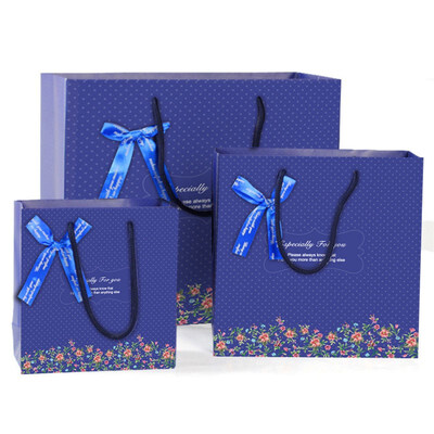 

FUNNYBUNNY Deluxe Beautiful Floral Heart Gift Bags Large - Perfect for Birthday Gifts - Premium Present Hearts Bag