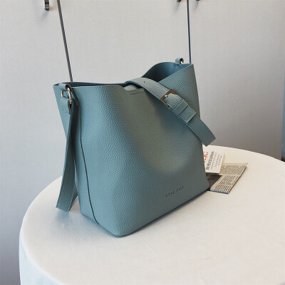 

Net red simple small bag summer popular womens bag new 2019 Korean version of Joker bucket shoulder bag messenger bag