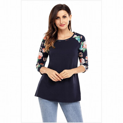 

Round neck horns seven-point sleeves retro printed casual straight top