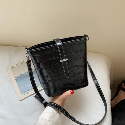

Retro texture bag ins fashion crocodile pattern bucket bag new 2019 Korean Joker womens bag Messenger bag