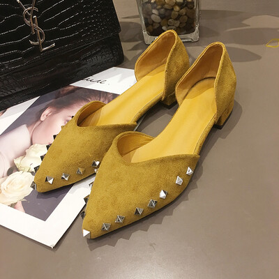 

Single shoe woman spring Vintage pointed rivet low heel beans shoes INS with skirt shoes