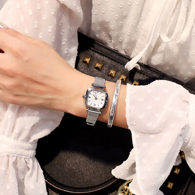 

Antique Chinese style watch female ins wind Sen college students retro simple small dial