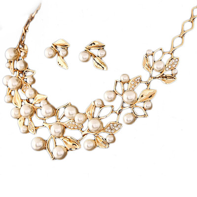 

2019 Charm Women Ladies Elegant Pearls Leaves Design Necklace Earrings Jewelry Set
