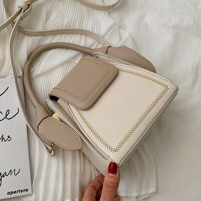 

Super Fire Woman SpringSummer 2019 New Korean version of Joker Embroidered Line Single Shoulder Small Square Bag Handbag Crossbod