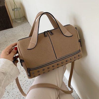 

Ins Korean version of Joker retro frosted portable womens bag 2019 new bag senior casual shoulder Messenger bag
