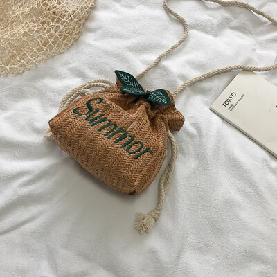 

2019 summer new fashion letter woven shoulder bucket bag female literary forest leaf leisure slung bag