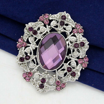 

Ladies Design Flower Diamond Brooch Clip