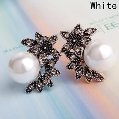 

2019 New Fashion Style Hot Sale Five Leaves Flowers Stud Earrings For Women Big Imitation Pearls Earrings Jewelry Earring