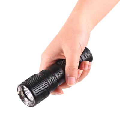 

TrustFire 700 Lumens Diving Light Scuba Diving Flashlight Underwater 50M164FT Depth IPX8 Waterproof Bright LED Lamp Torch Using