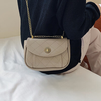 

Small bag female 2019 autumn new Korean version of the tide small fresh wild shoulder slung fashion rhombic chain bag