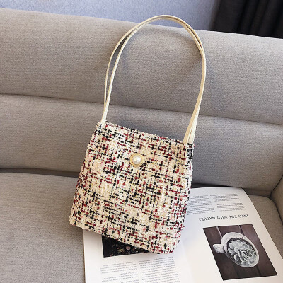 

2019 new Sen temperament handbag fashion wild hit color shoulder bag female casual simple personality woven bag