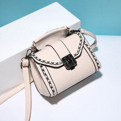 

New simple fashion handbag bag trend female bag Korean version of the shoulder Messenger bag retro bag
