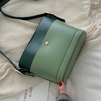 

Women 2019 new Korean version of the texture of the single shoulder slant across the package simplicity of the ancient capacity pa