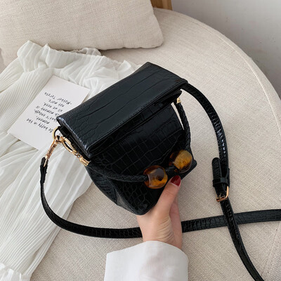 

Simple texture bag chic leisure crocodile pattern bucket bag new 2019 Korean Joker womens bag Messenger bag
