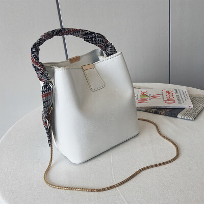 

Summer large capacity bucket bag female 2019 new Korean version of the wild shoulder portable fashion chain Messenger bag