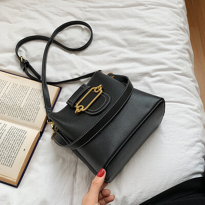 

Net red packet fashion bucket bag handbag 2019 new handbag summer small fresh wild gas Messenger bag
