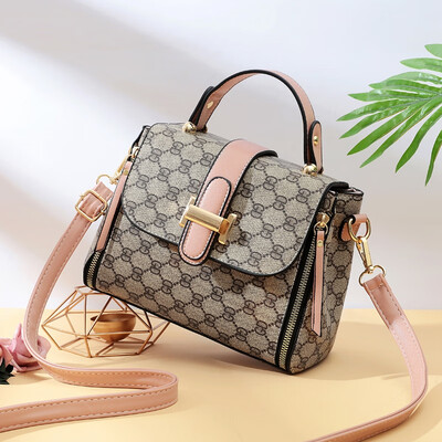 

Summer womens fashion Korean ins super-fire womens hand-held single-shoulder single-shoulder small square bag