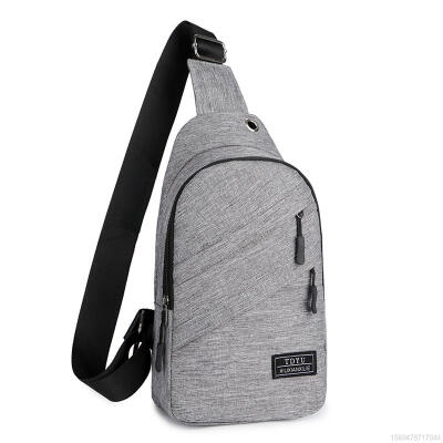 

Men Chest Bag With USB Charging Port Headphone Hole Water Resistant Zipper Single Shoulder Messenger Bag For Running Cycling