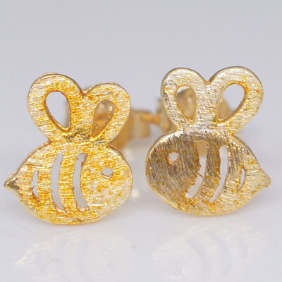 

1Pair Women Bee Stud Earrings Hollow Cartoon Animal Drop Gift