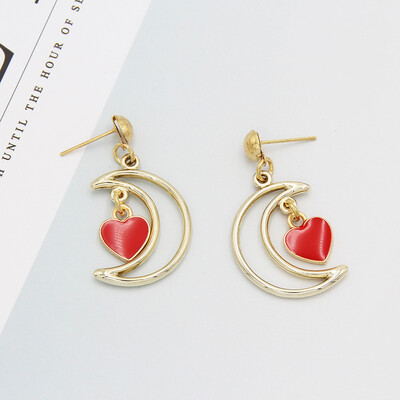 

In 2019 the new brand design asymmetric starfish starfish earrings for women