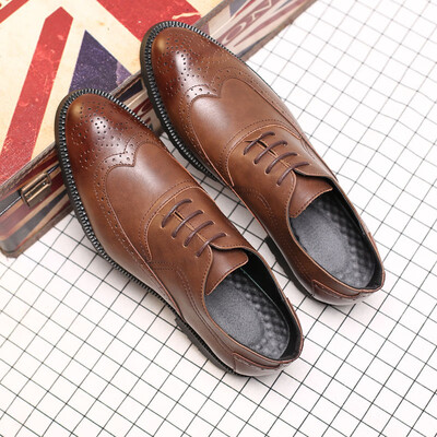 

Autumn mens shoes Korean version of the trend Bullock carved pointed casual shoes business shoes