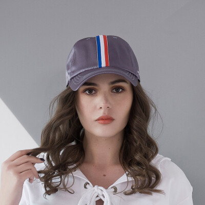 

New baseball cap Korean version of the three-color belt with couples hat satin cap outdoor sun hat