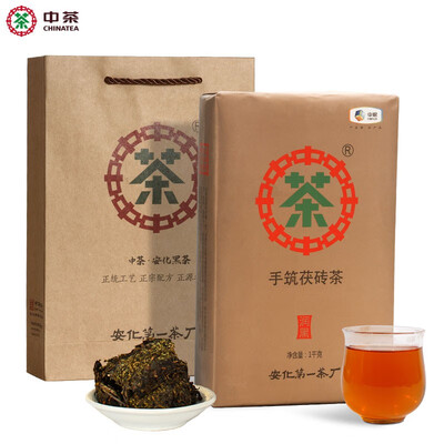 

Medium tea Anhua black tea moistens black hands&builds Poria brick black tea 1 kg Poria brick tea