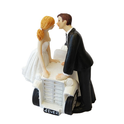 

Resin Bride&Groom Car Kiss Doll Wedding Party Cartoon Cake Topper Decoration Cake Couple Figurines