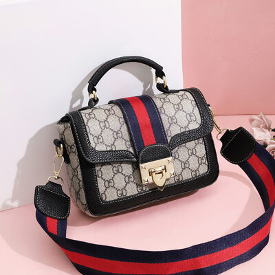 

Summer broadband slung womens fashion retro small square bag Joker Western style ladies shoulder bag
