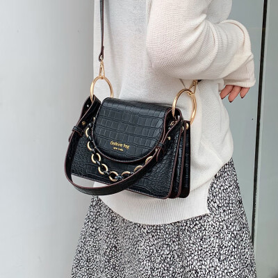 

Singapore niche bag female 2019 new fashion crocodile pattern wild chain shoulder Messenger bag small square bag