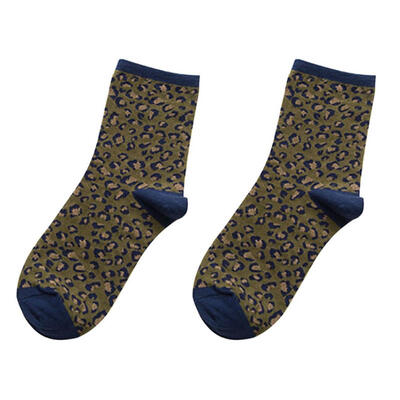 

Vintage Leopard Print Breathable Cotton Women Elastic Middle Tube Crew Socks