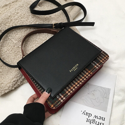 

New small bag female 2019 new wave Korean version of the wild single shoulder slung fashion portable chic texture small square bag