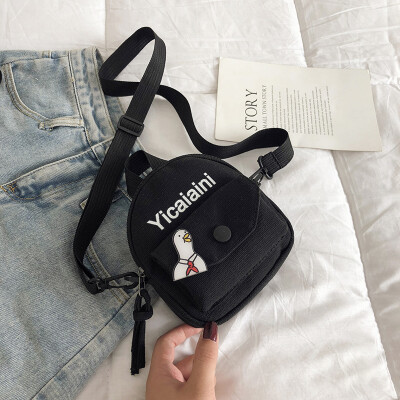 

Fashion personality letter Messenger bag casual wild shoulder canvas bag female 2019 new cartoon cute handbag