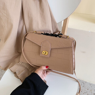 

Bag female bag 2019 new texture lock buckle portable Messenger bag Korean version of the crocodile pattern fashion shoulder small square bag