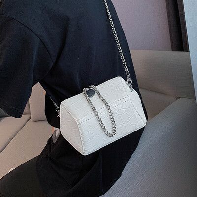 

Net red packet popular female bag 2019 new wave wild chain bag summer small fresh ins foreign gas Messenger bag