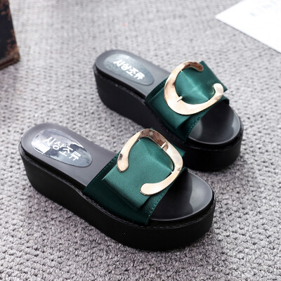 

Word slippers women wear 2019 summer new fashion Joker muffin thick bottom beach shoes ins beach sandals