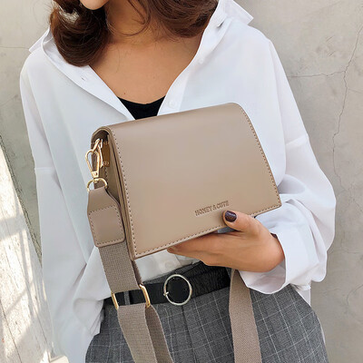

Chic bag female retro simple wild 2019 new Korean version of the shoulder Messenger bag broadband texture small square bag female
