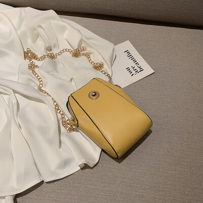 

Summer simple small bag female 2019 new chic Messenger bag tide wild shoulder bag fashion chain mobile phone bag