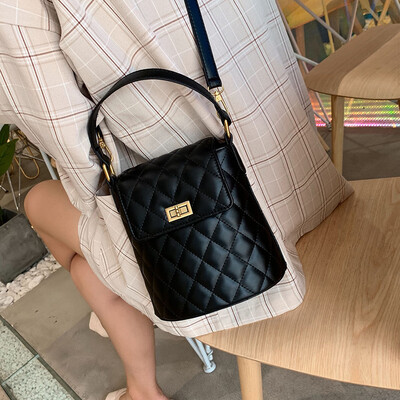 

Net red packet 2019 popular bag female bag new wild foreign gas handbag summer small fresh messenger bag
