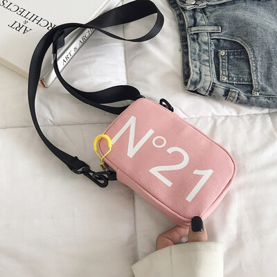 

2019 new casual simple&versatile shoulder bag female temperament canvas small square bag fashion personality letter Messenger bag