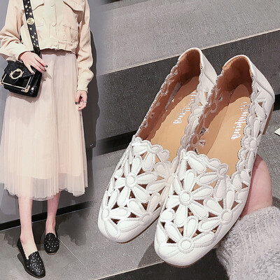 

Hollow sandals women 2019 new summer bean shoes Joker nurse shoes women soft bottom flat breathable shoes for pregnant women