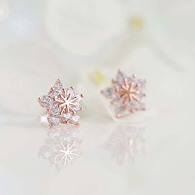 

Crystal Studs Rhinestone Cute Earrings Elegant Design Snowflake High Quality Womens Fashion