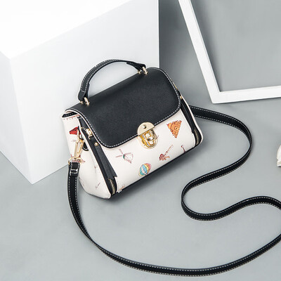 

Summer ins Super Fire Girls on Korean Single Shoulder Messenger Bag Fashion Joker Handheld Crossover