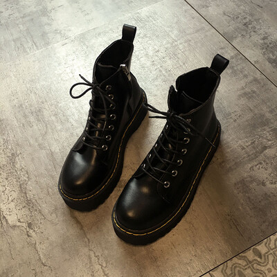 

Retro Martin Boots female British style Autumn Fashion flat bottom Locomotive Boots students short Boots with Western style