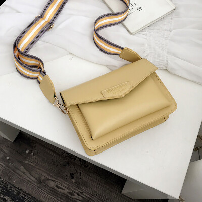 

Senior sense of the ocean bag female 2019 new Korean fashion small square bag wild wide shoulder strap shoulder Messenger bag