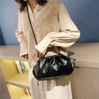 

Tailored Women Simple Shoulder Bag Messenger Bag Wild Fashion Cloud Dumplings Package