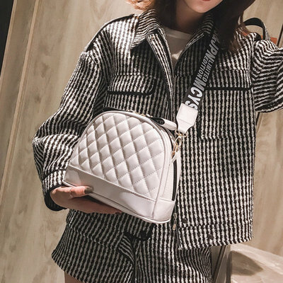 

Women Casual Girls Letter Shoulder Strap Solid Color Wild Shell Bag Trend Ladies Wandering Messenger Crossbody Bags