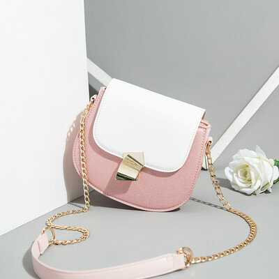 

A simple one-shoulder bag with a half-circle saddle&oceanic atmosphere