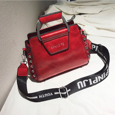

Spring&summer small bag female 2019 new wave fashion retro rivet shoulder bag shoulder wide shoulder strap Messenger bag